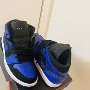 Jordan black cord mid 1